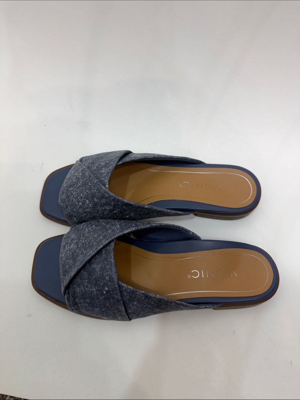 Vionic Miramar blue sandals size 7.5